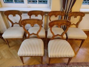 Antiquitäten Möbel Mariannengasse